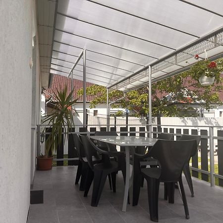 Pandora Pool Apartman Hajduszoboszlo Bagian luar foto