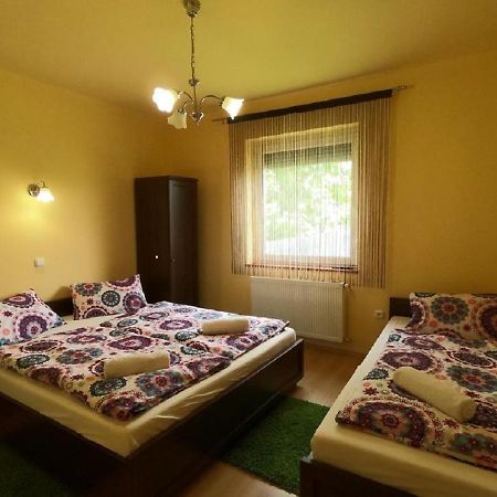 Pandora Pool Apartman Hajduszoboszlo Bagian luar foto