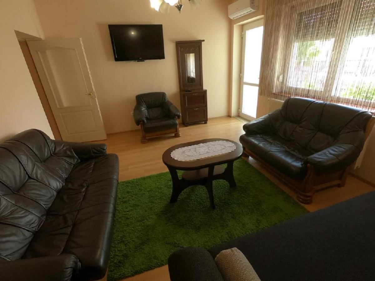 Pandora Pool Apartman Hajduszoboszlo Bagian luar foto